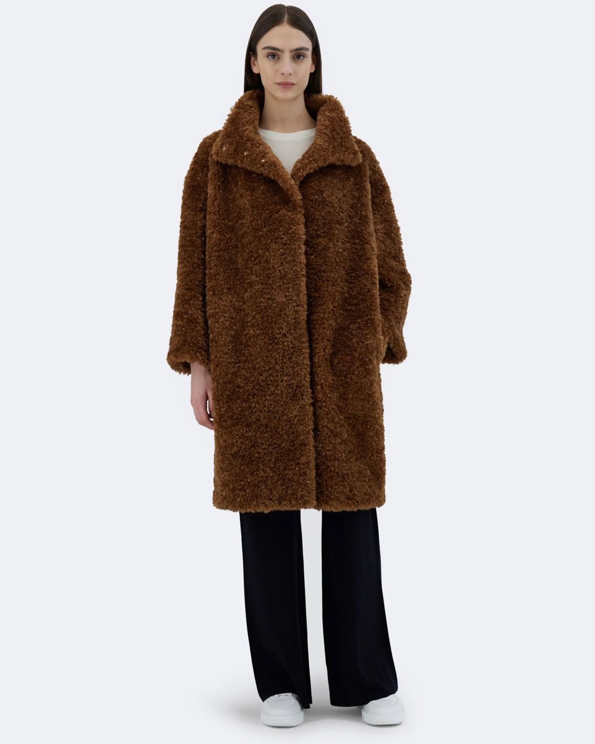 Cappotto in curly faux fur