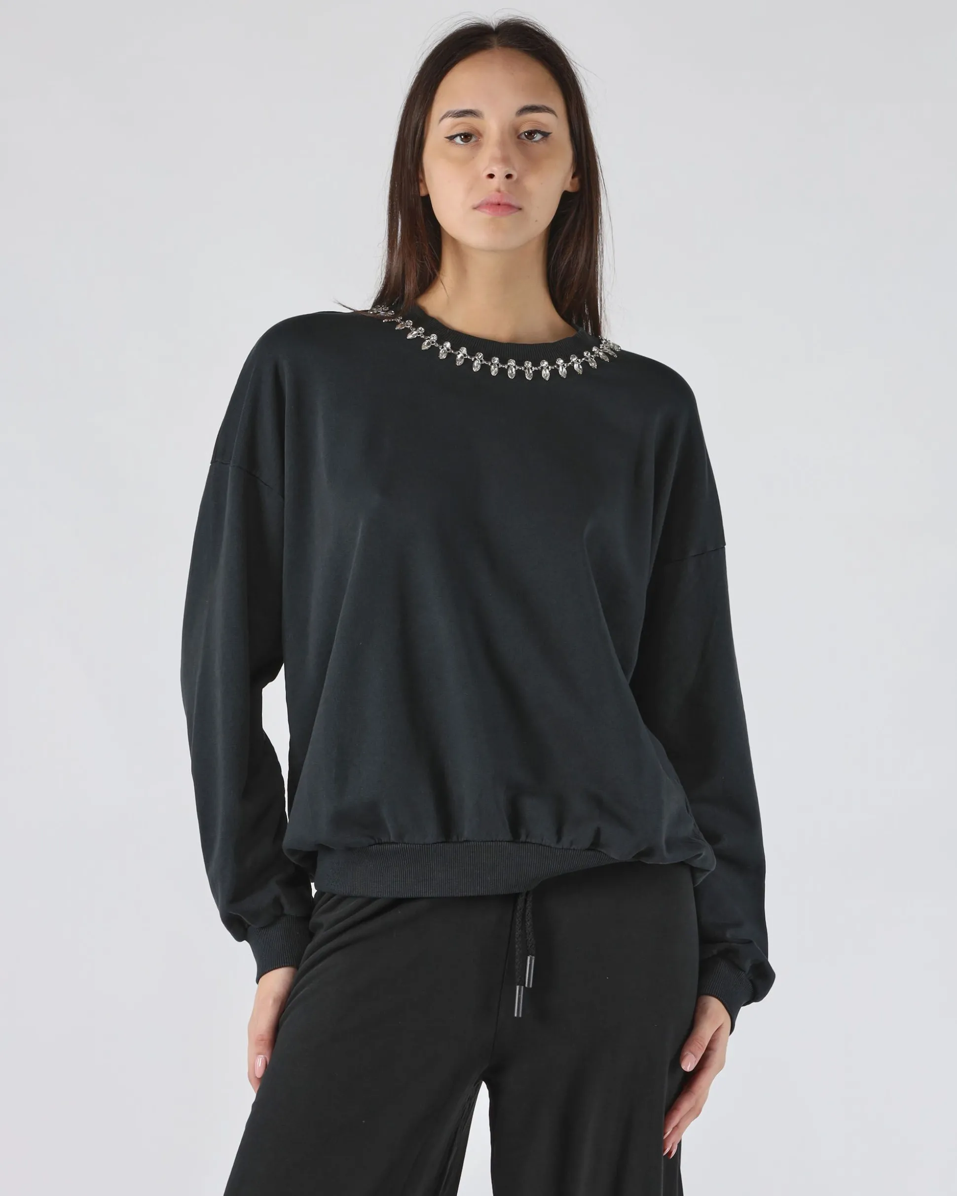 felpa_gioiello_of_nero_co_3.webp Felpa gioiello of Nero color for only 89 in Donna - Abbigliamento - Felpe - Felpe Girocollo - Saldi - Saldi - Abbigliamento - Black Week - Black Friday - Flash Promo - Special Price at Main Website Store, Main Website.