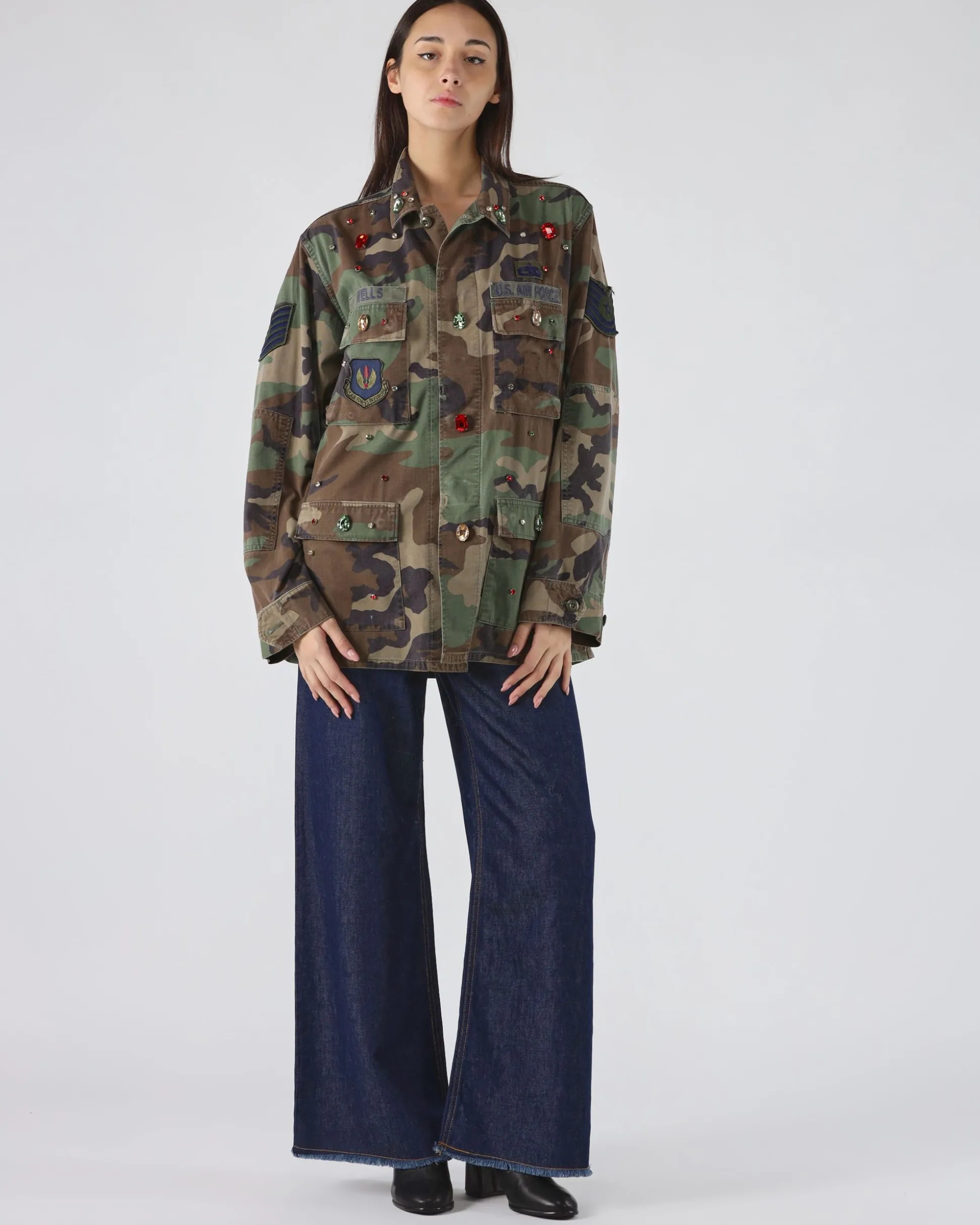 Giacca militare con pietre