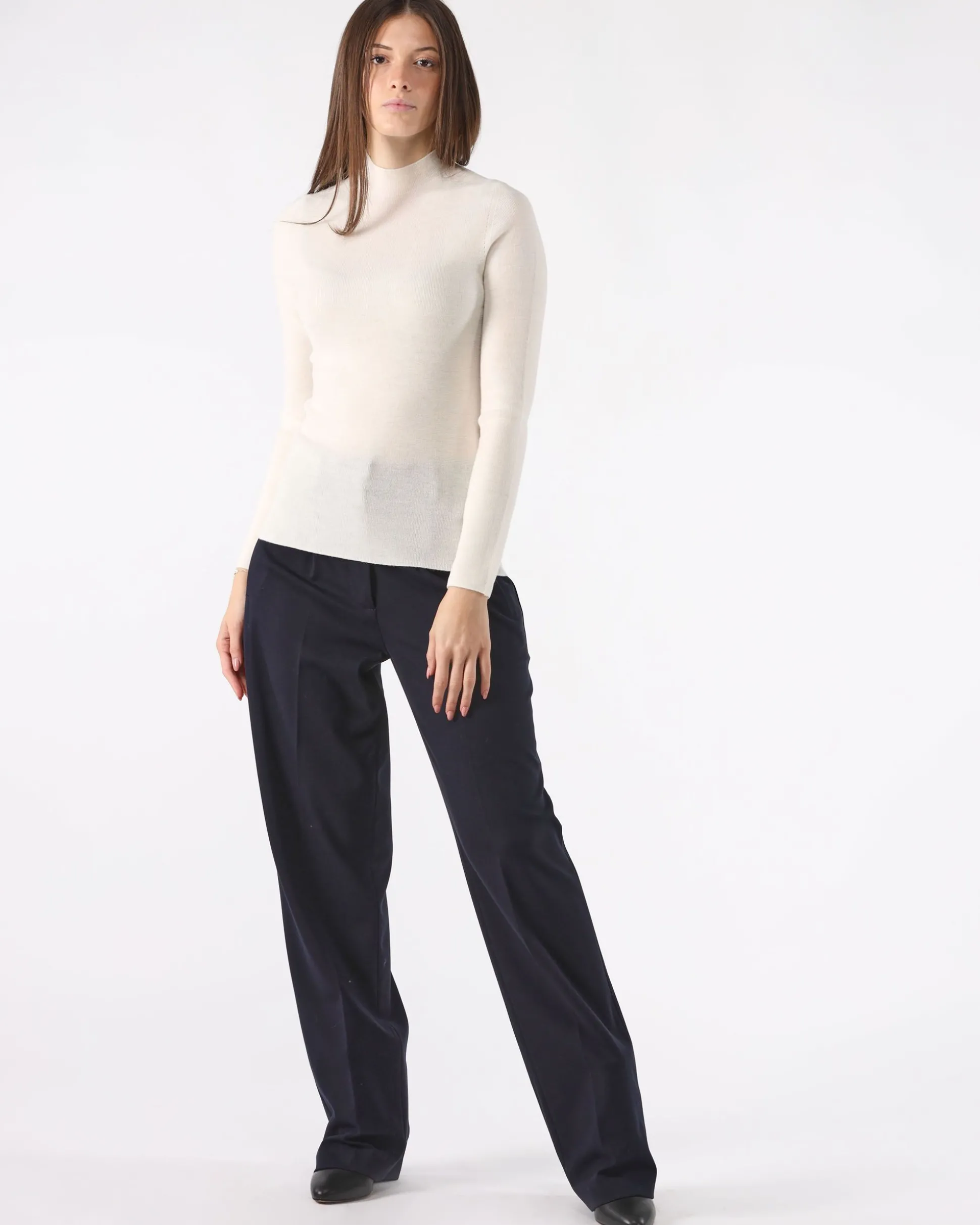 maglia_girocollo_basic_bi_2.webp Maglia Girocollo Basic Bianca