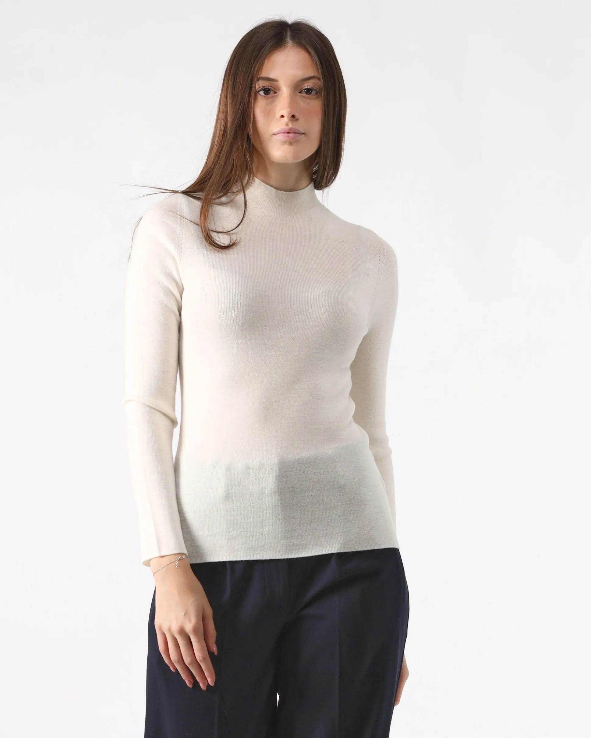 maglia_girocollo_basic_bi_3.webp Maglia Girocollo Basic Bianca