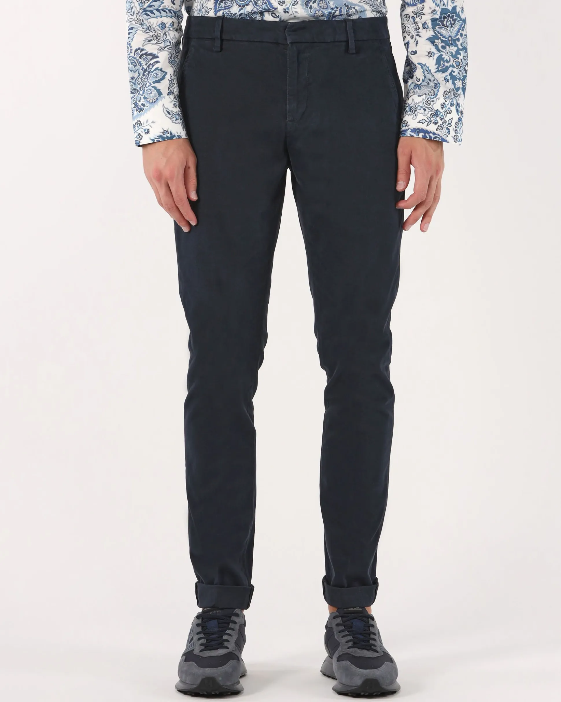 Pantaloni Gaubert slim in gabardina mano calda.