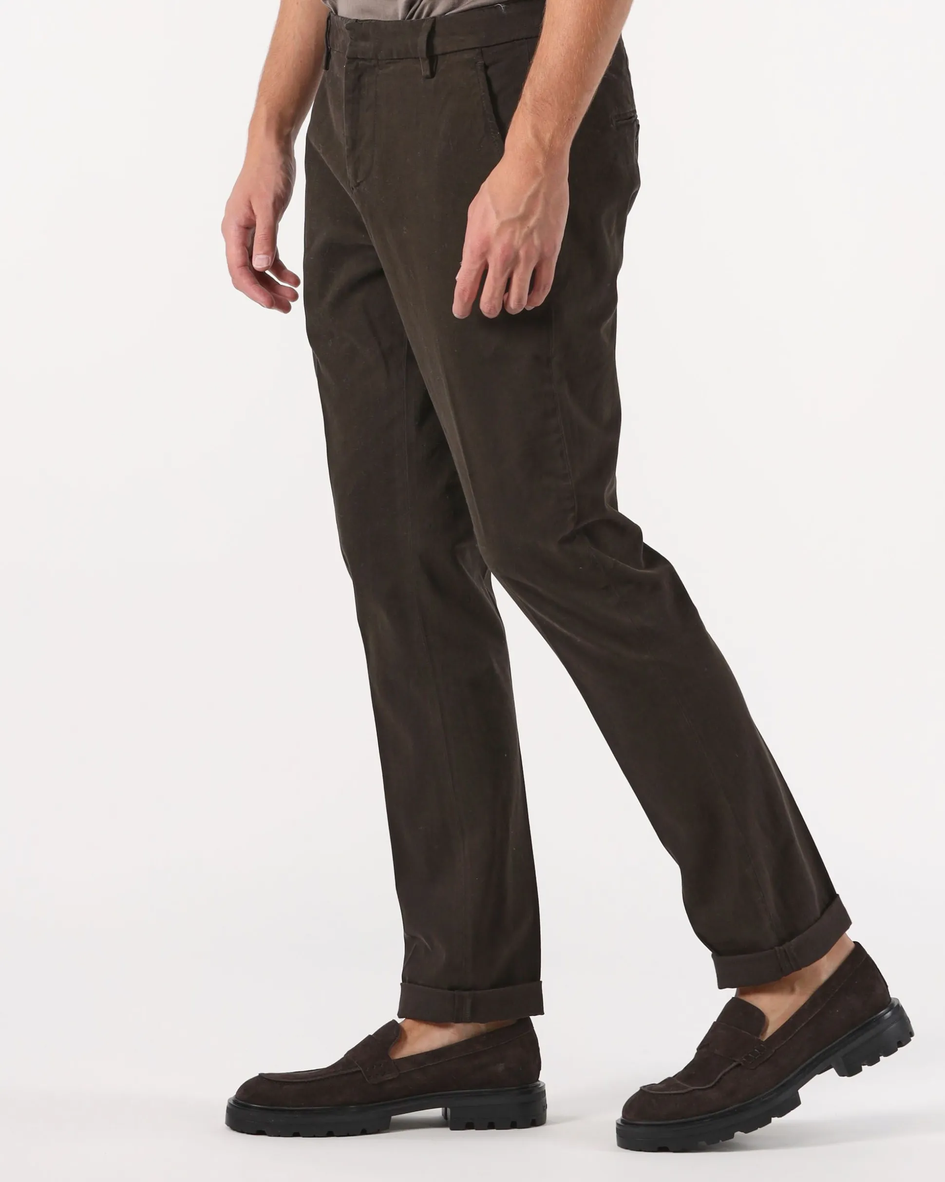 pantaloni_gaubert_slim_in_3-2.webp Pantaloni Gaubert slim in gabardina mano calda.