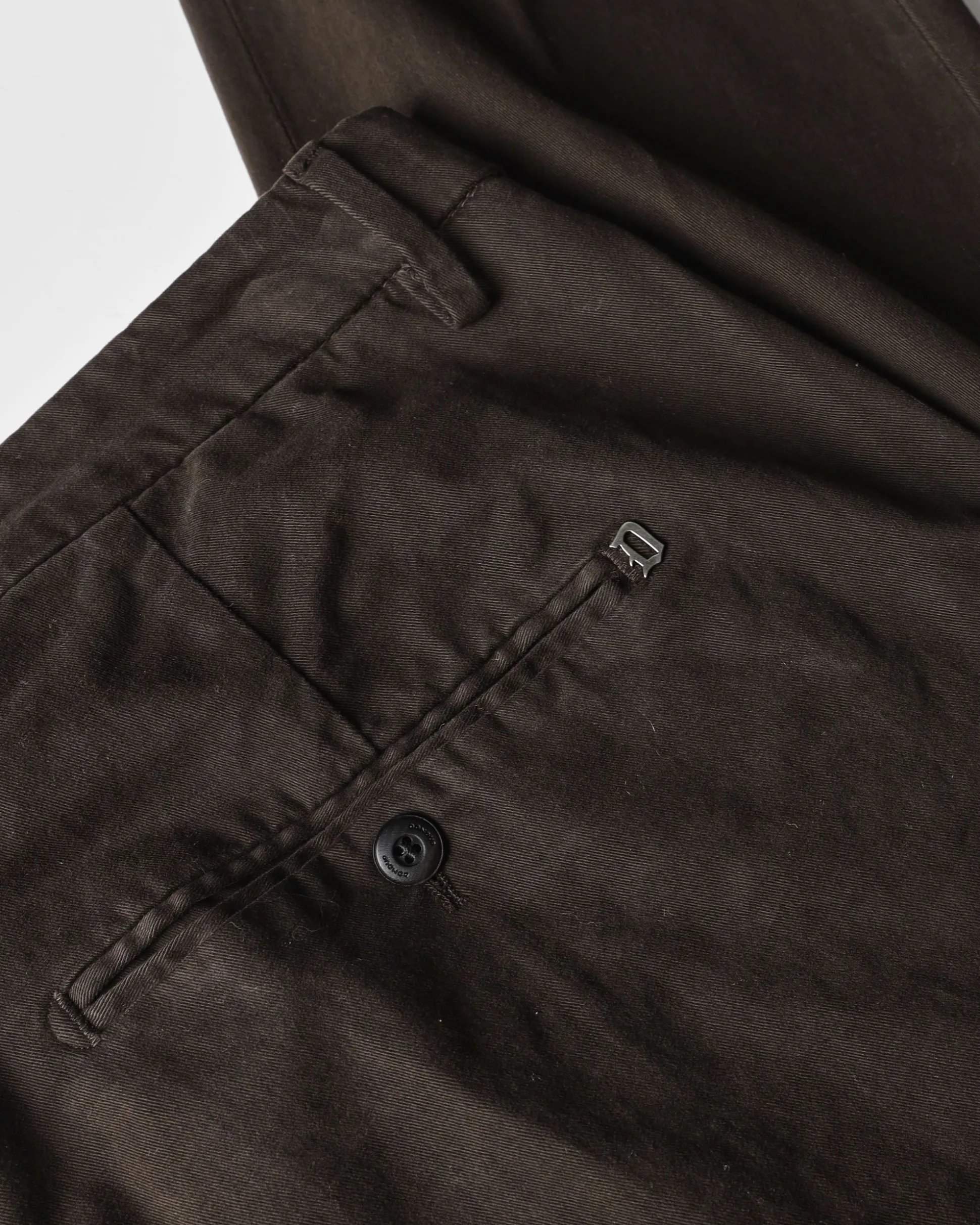 pantaloni_gaubert_slim_in_5-2.webp Pantaloni Gaubert slim in gabardina mano calda.