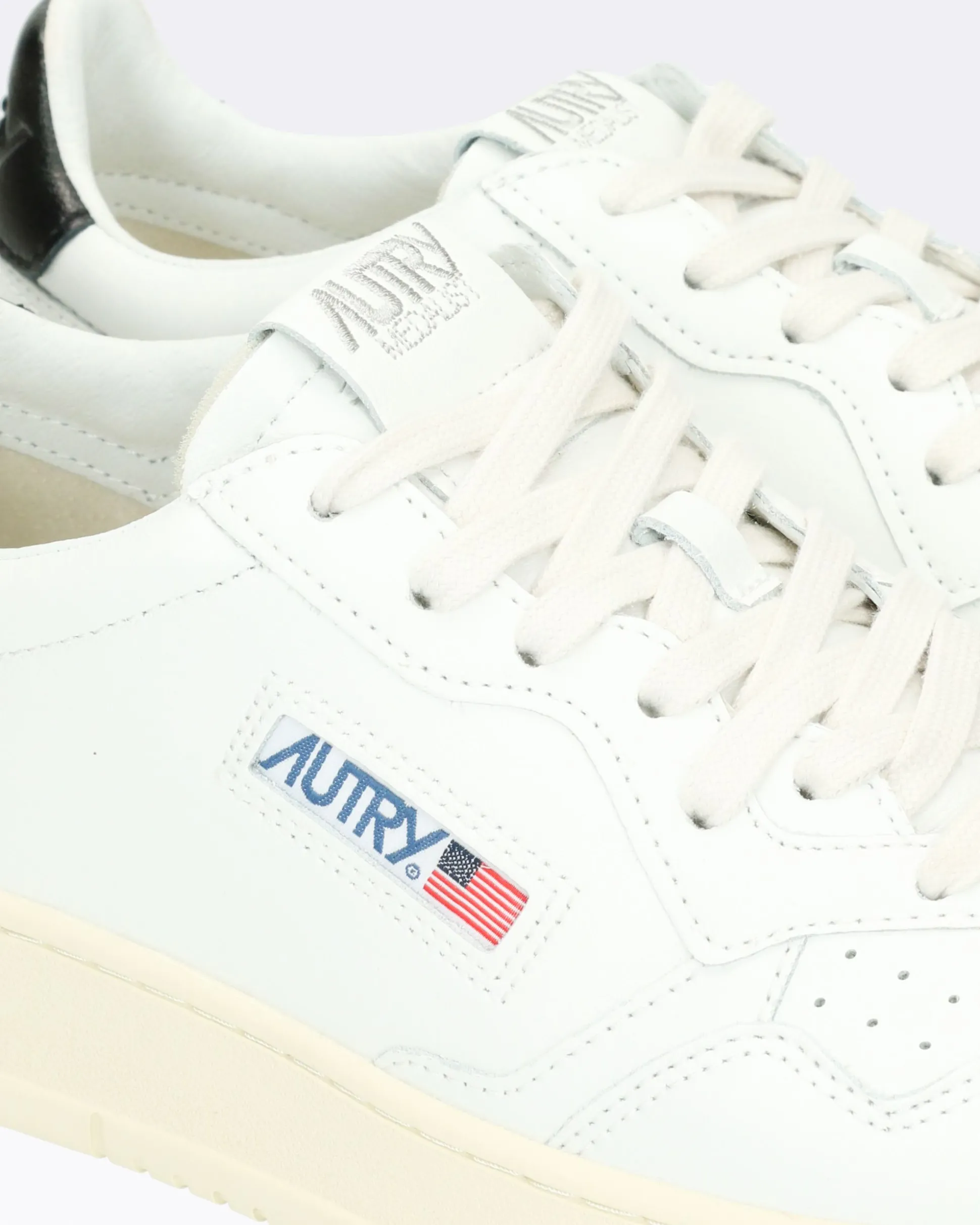 Sneakers Medalist colore bianco con talloncino nero