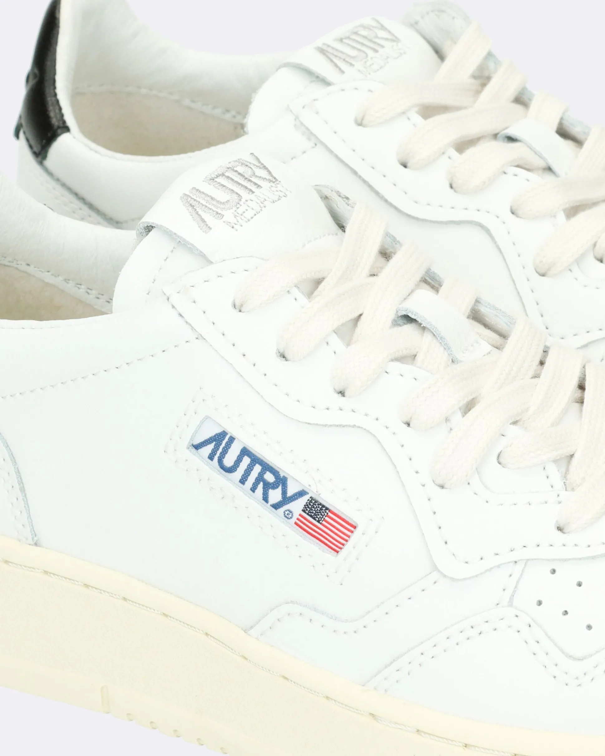 Sneakers Medalist colore bianco con talloncino nero